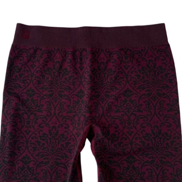Fabletics Sebastian Seamless Burgundy Damask Tight Size Small - Picture 7 of 9